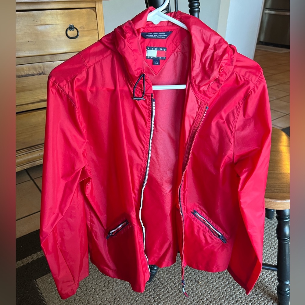Lightweight tommy girl wind breaker
